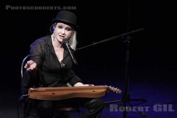 CINDY LAUPER - 2008-10-20 - PARIS - Le Bataclan - 